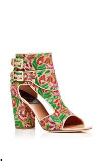 娱乐吃瓜小花鞋,揭秘明星们的时尚宠儿  第2张